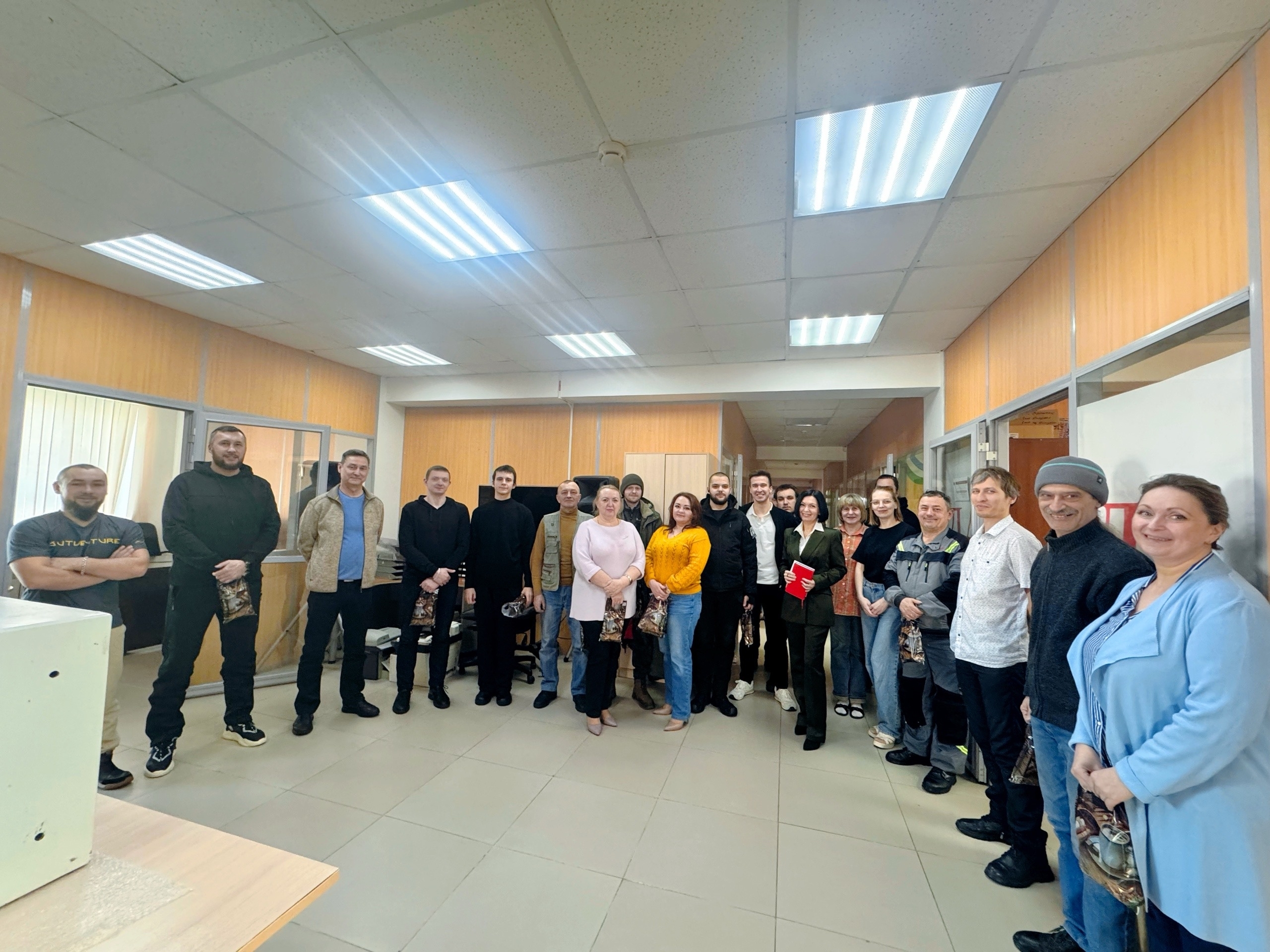 Дорогие коллеги, мужчины компании «Данцер»!